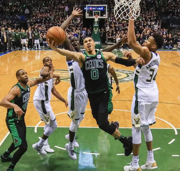 NBA-塔图姆补篮绝杀湖人,凯尔特人终结对手10连胜登顶西部引热议